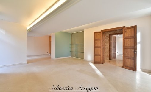 Near Villeneuve Sur Lot Magnificent Riverside Chateau With 6 Bedrooms And 8 Hectares Of Land