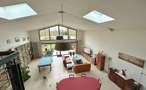 Magnificent Event Castle Hotel, Restaurant, Wedding, Seminar, Gite, Swimming Pool And Spa