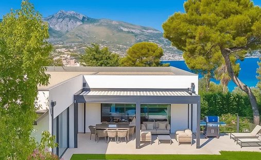 Villa in Village-Cros de Caste-Coupiere-Mont Gros, Roquebrune-Cap-Martin, France 1