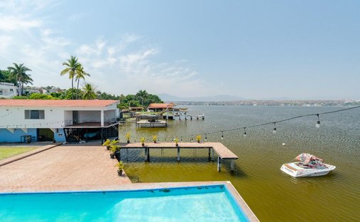 House in Tequesquitengo, Morelos, Mexico 1