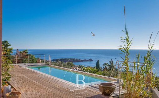 Villa in Le Dramont-Agay-Anthéor-Le Trayas, Saint-Raphaël, France 1