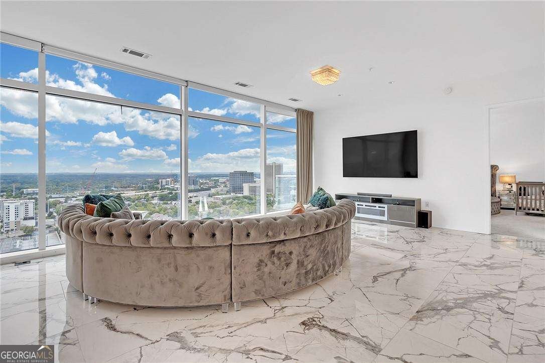 Condo in Atlanta, Georgia, United States 4 - 16810895
