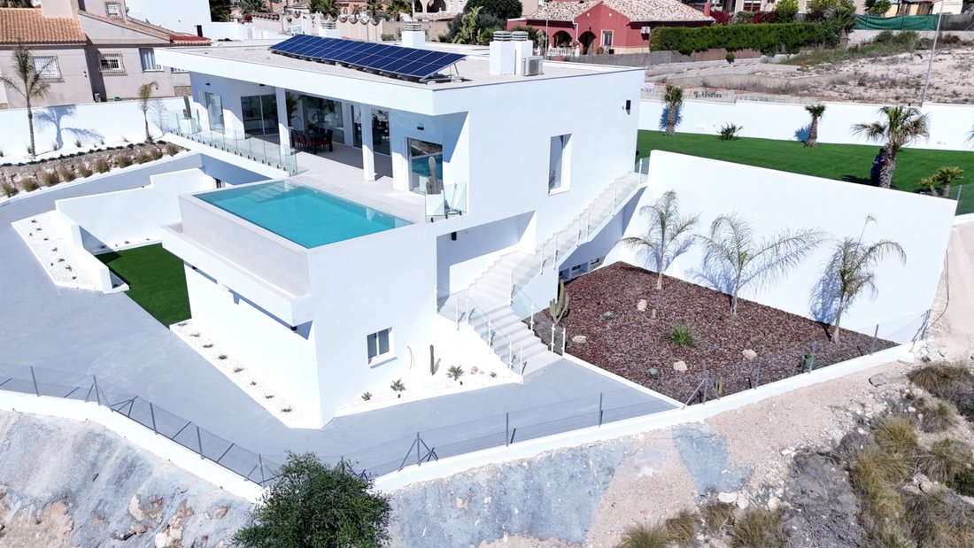 Villa in Elx / Elche, Valencian Community, Spain 4 - 16811993