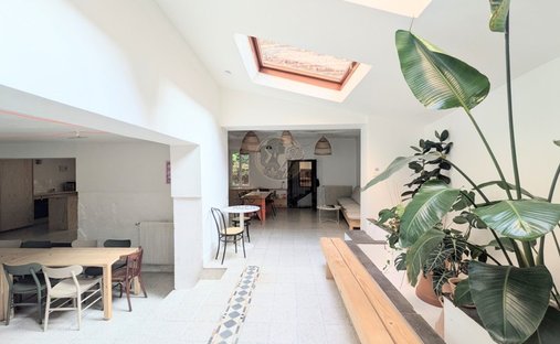 Castle for Sale in Clermont-Ferrand, Auvergne-Rhône-Alpes, France