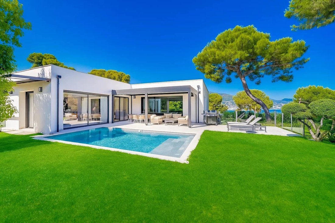 Villa in Village-Cros de Caste-Coupiere-Mont Gros, Roquebrune-Cap-Martin, France 2 - 16811808