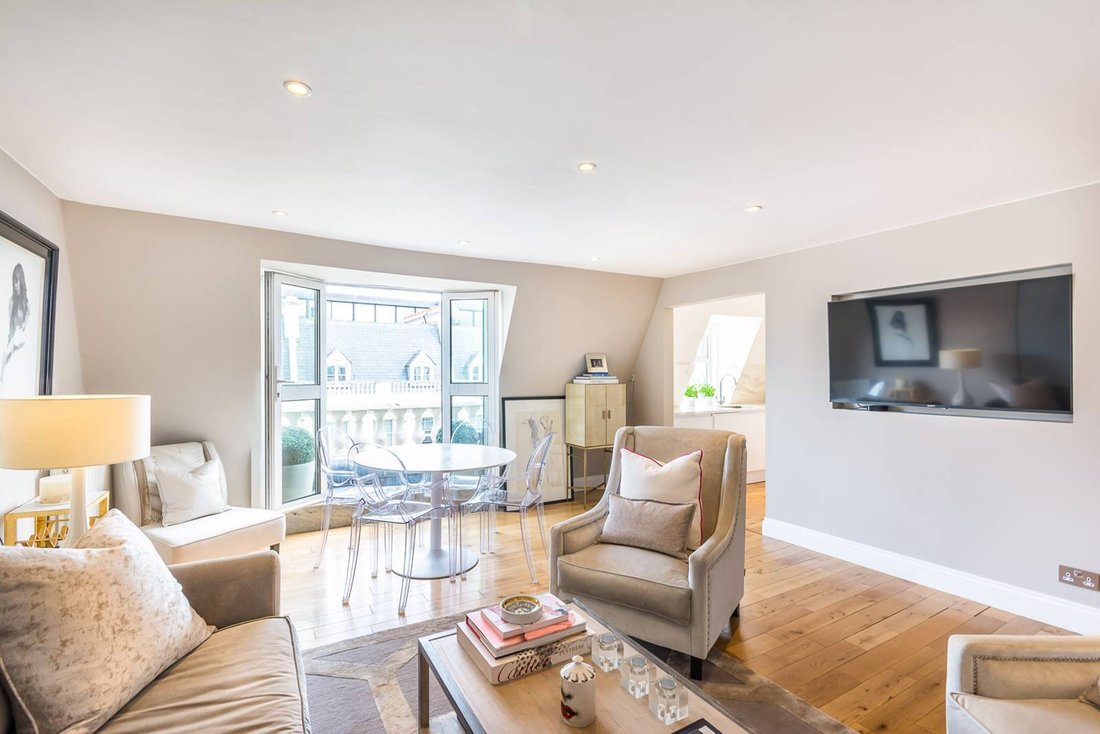 Apartment in Campden Hill, Kensington And Chelsea, England 1 - 16810509