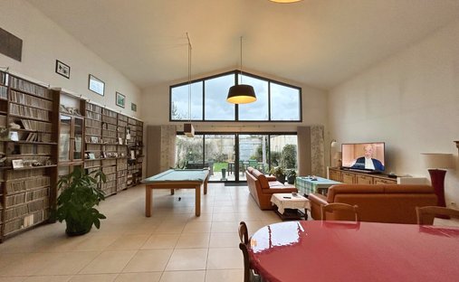 Magnificent Event Castle Hotel, Restaurant, Wedding, Seminar, Gite, Swimming Pool And Spa