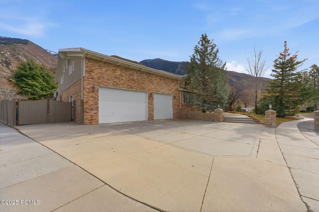 House in Sandy, Utah, United States 2 - 16811020
