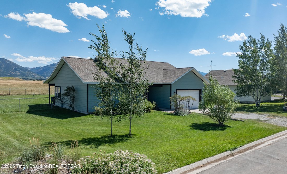 House in Thayne, Wyoming, United States 2 - 16812079
