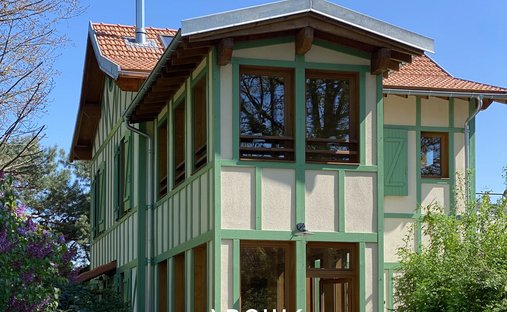 House in Saint Nicolas, Maisons-Laffitte, France 1