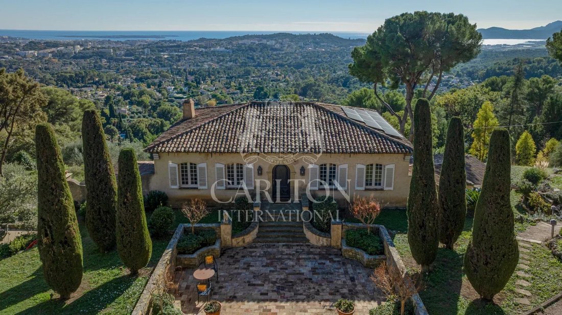 Villa in Mougins, Provence-Alpes-Côte d'Azur, France 2 - 16810123