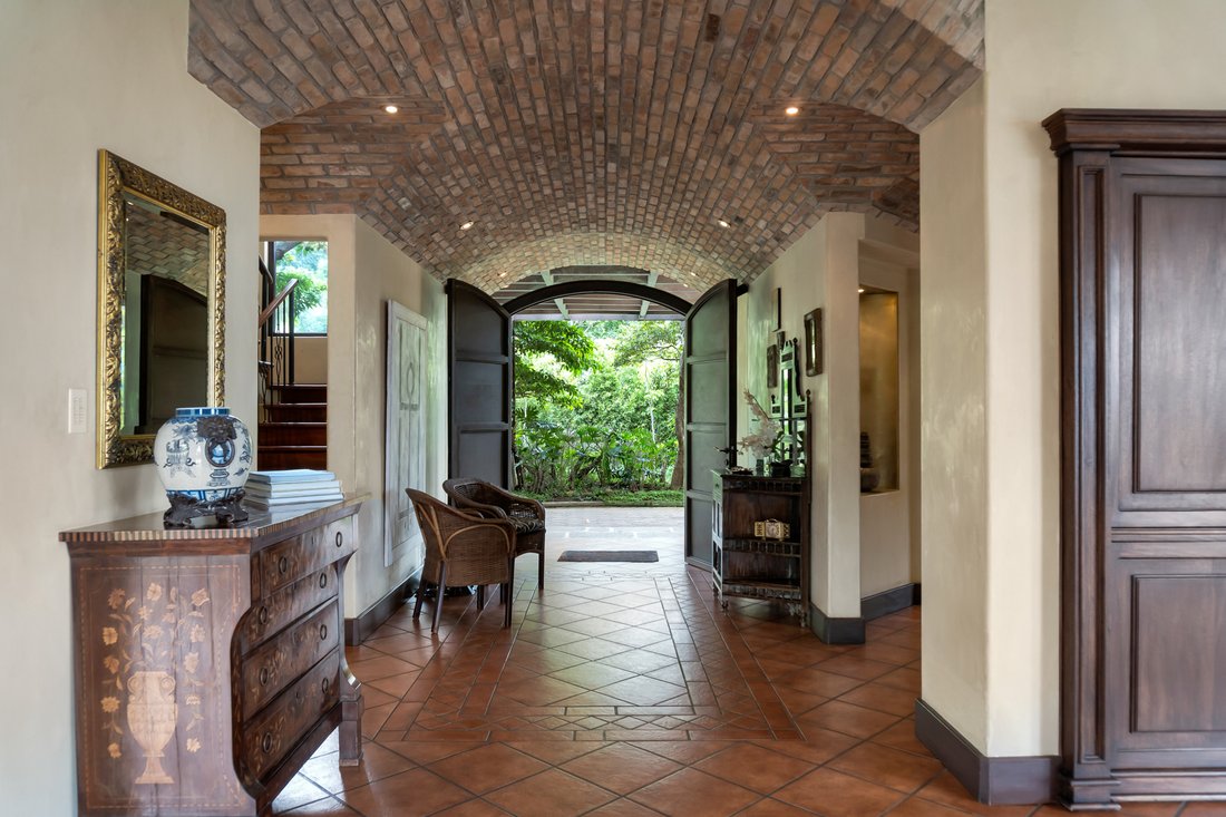 House in Escazú, Santa Ana, Costa Rica 1 - 16811163