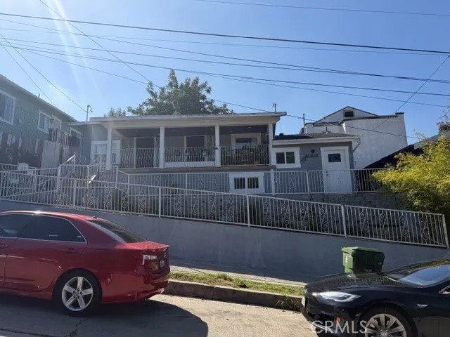 Los Angeles, California, United States 3 - 16527406
