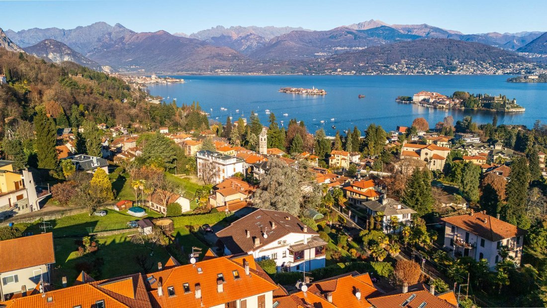 Villa in Stresa, Piedmont, Italy 2 - 16812592