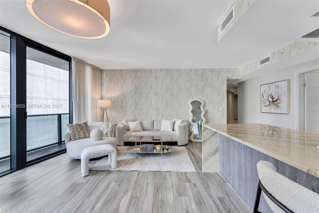 Condo in Miami, Florida, United States 5 - 16812138