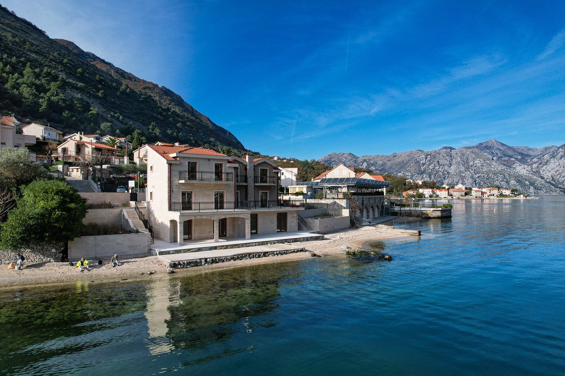 Villa in Donji Stoliv, Kotor Municipality, Montenegro 4 - 16810113