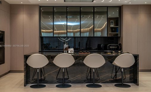 Condo in Bal Harbour, Florida, United States 1