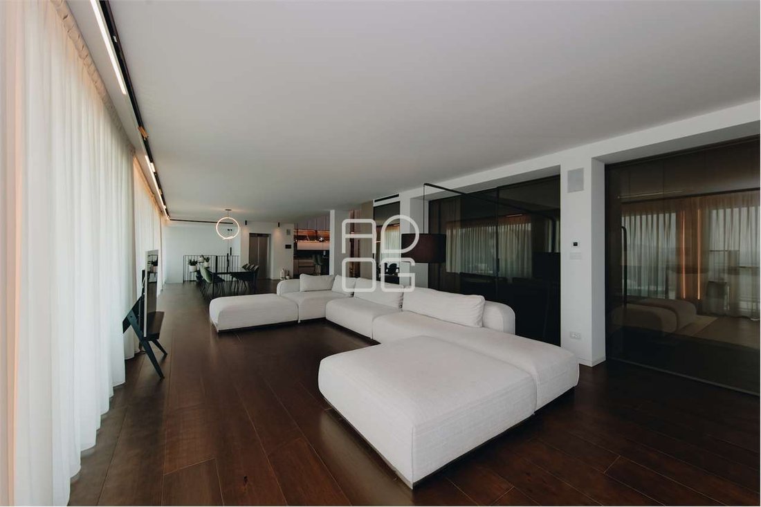 Villa in Hill Zone, Padenghe sul Garda, Lombardy 4 - 16811724