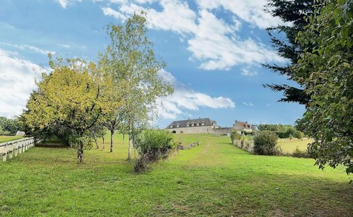 Castle for Sale in Amboise, Centre-Val de Loire, France
