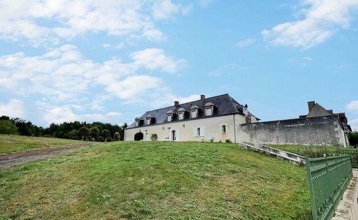 Castle for Sale in Amboise, Centre-Val de Loire, France