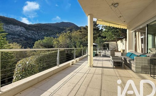 House in Village-Cros de Caste-Coupiere-Mont Gros, Roquebrune-Cap-Martin, France 1