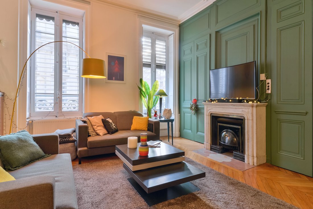 Apartment in Champvert-Point du Jour-Saint Irénée, Lyon 5e Arrondissement, Lyon 3 - 16813183