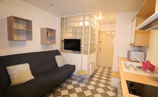 Castle for Sale in Valence, Auvergne-Rhône-Alpes, France