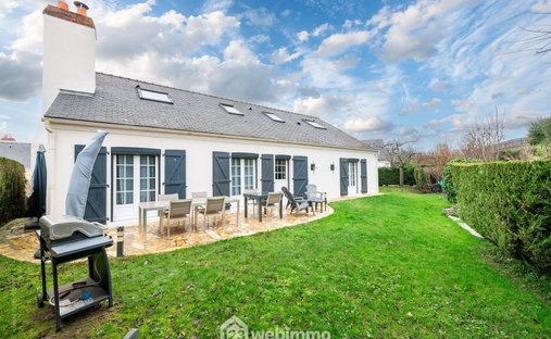 Villa in Vieux Village-Murs du Parc, Marolles-en-Brie, France 1