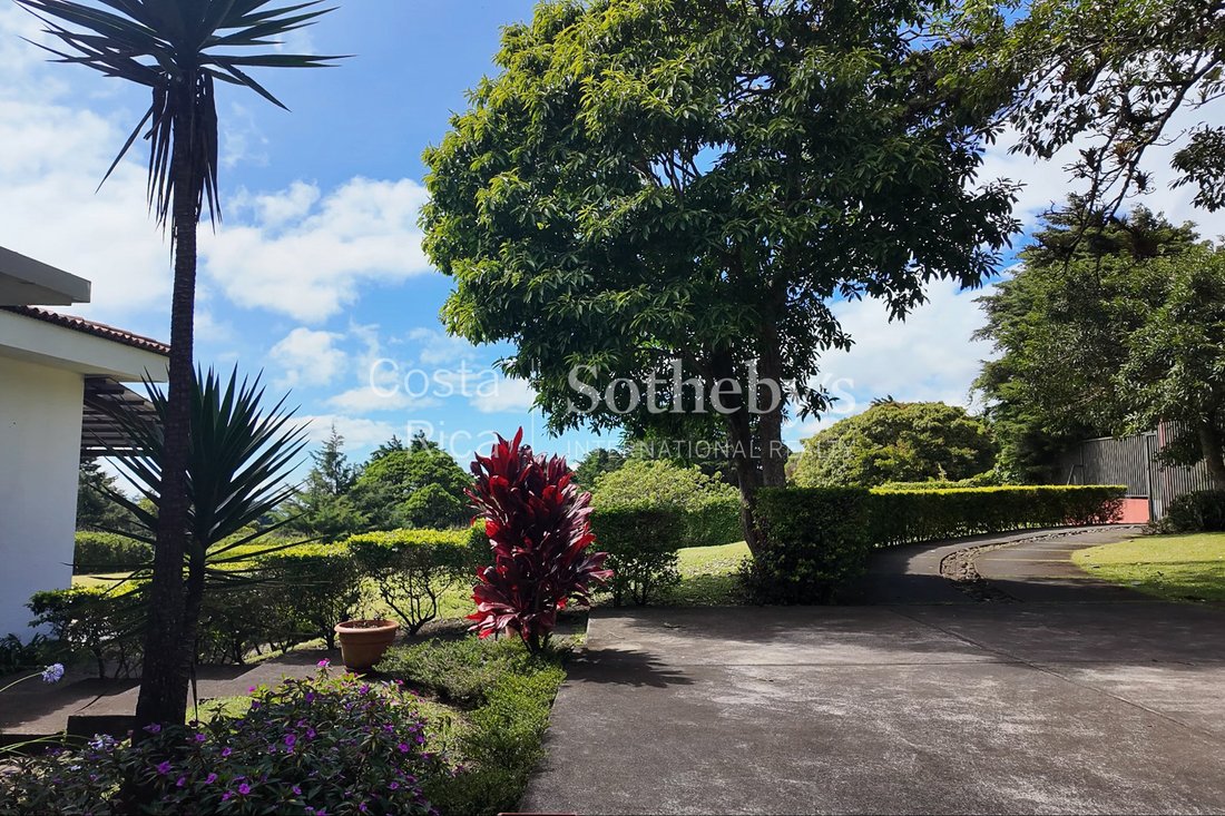 House in San Rafael, Heredia Province, Costa Rica 4 - 15141008