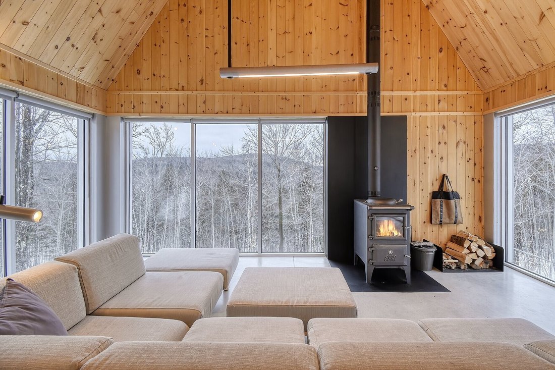 House in Chertsey, Quebec, Canada 4 - 15396232