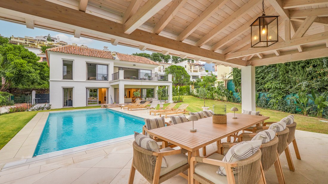 Villa in Benahavis, Andalusia, Spain 1 - 16811396