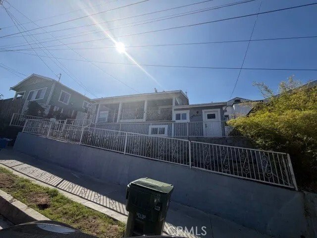 Los Angeles, California, United States 2 - 16527406