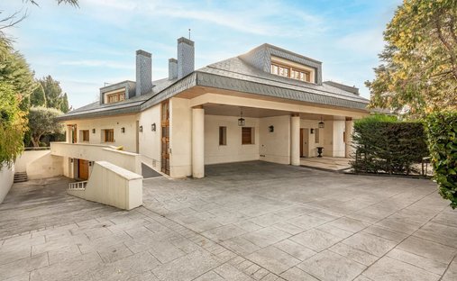 Castle for Sale in Hortaleza, Madrid, Spain