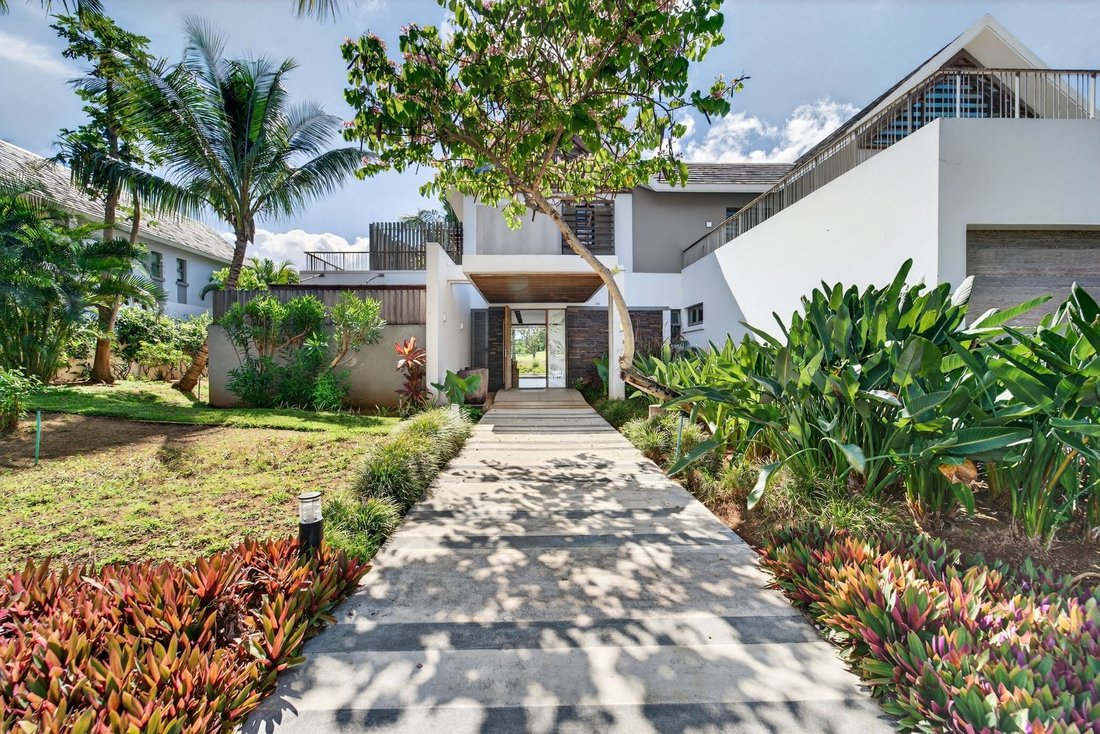 Villa in Grand Baie, Rivière du Rempart District, Mauritius 2 - 16697045