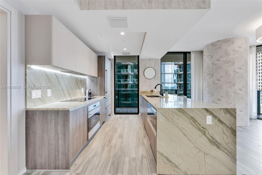 Condo in Miami, Florida, United States 3 - 16812138