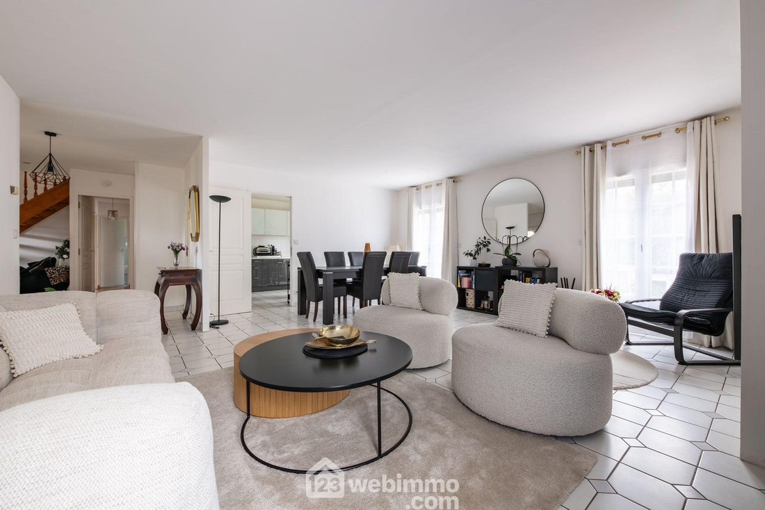 Villa in Vieux Village-Murs du Parc, Marolles-en-Brie, France 3 - 16810807