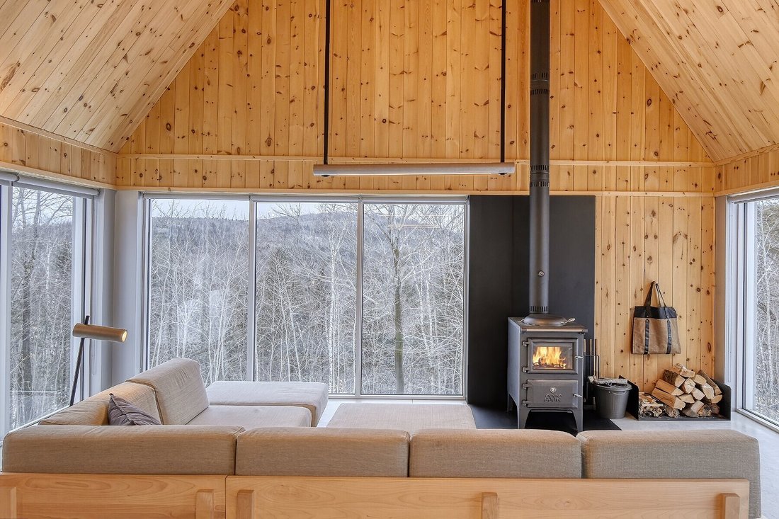 House in Chertsey, Quebec, Canada 5 - 15396232