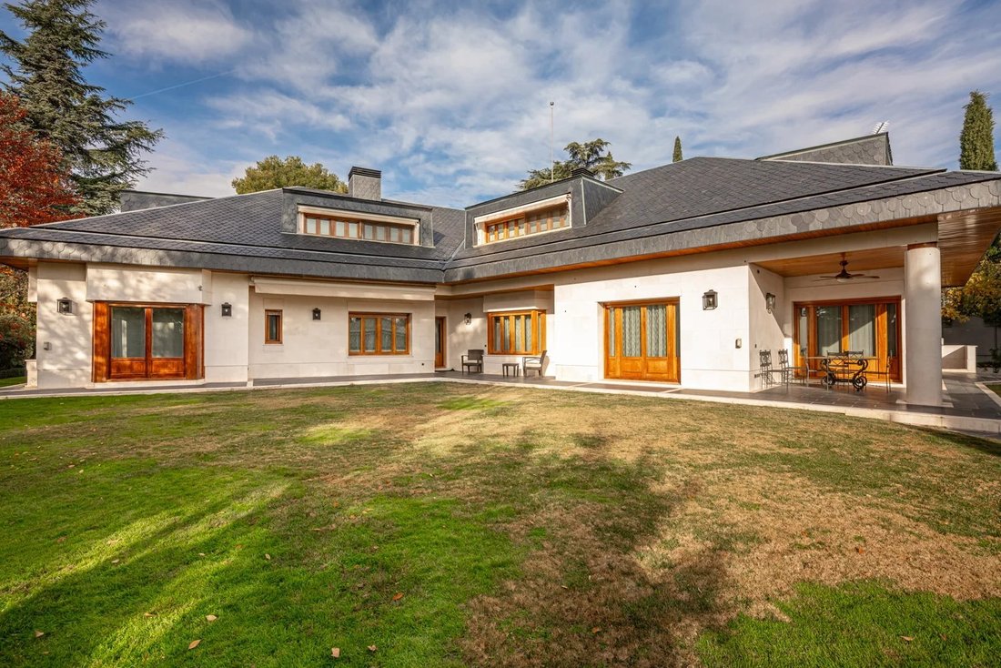Chalet in Hortaleza, Madrid, Spain 3 - 16810234