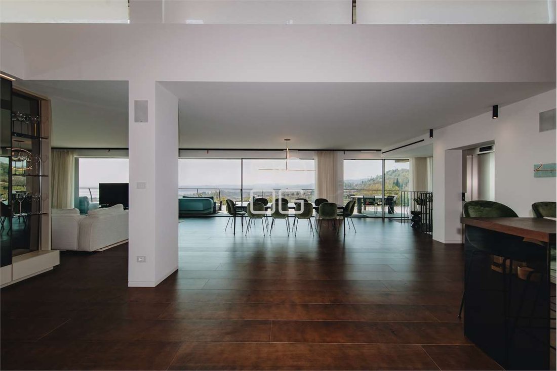 Villa in Hill Zone, Padenghe sul Garda, Lombardy 2 - 16811724