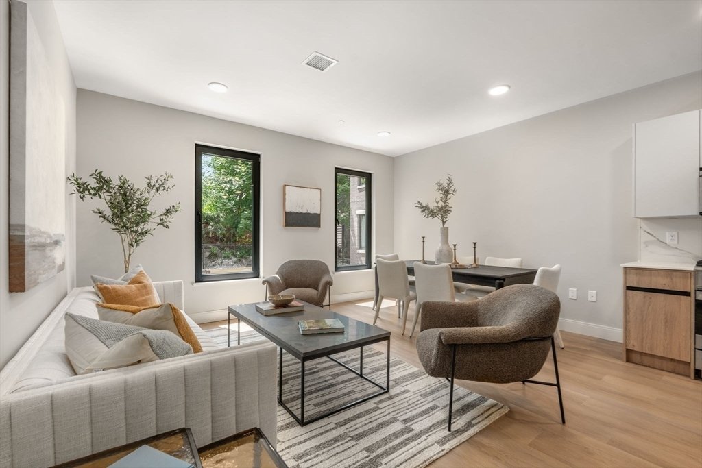 Condo in Boston, Massachusetts, United States 2 - 16762758