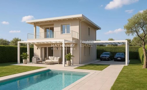 Villa in Pietrasanta, Tuscany, Italy 1