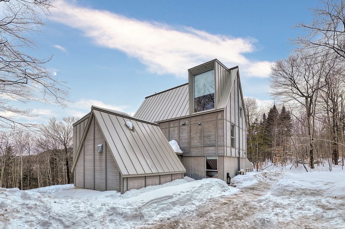 House in Chertsey, Quebec, Canada 1 - 15396232