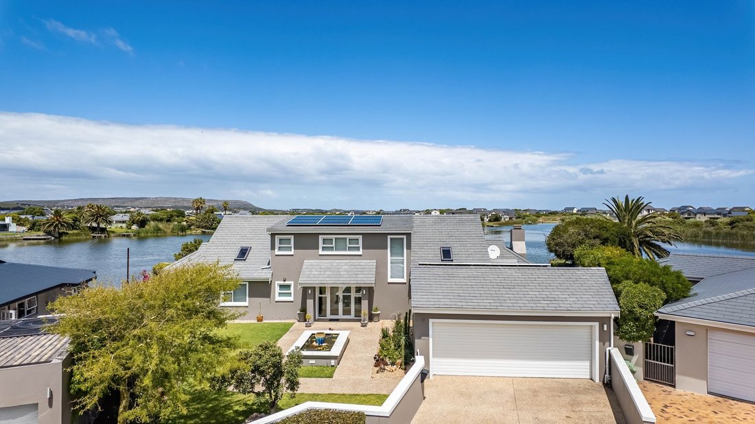 Country House in Noordhoek, Cape Town, South Africa 1 - 16812438