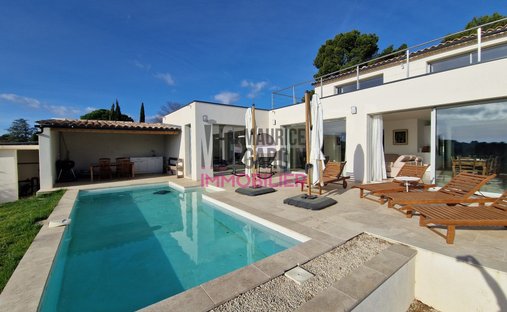 House in Châteauneuf-de-Gadagne, Provence-Alpes-Côte d'Azur, France 1