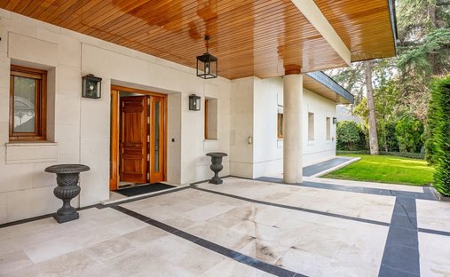 Castle for Sale in Hortaleza, Madrid, Spain