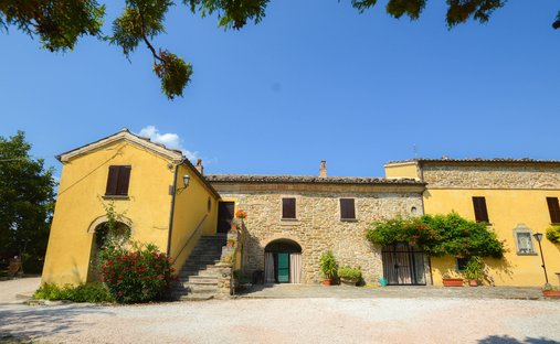 Villa a Pergola, Marche, Italia 1