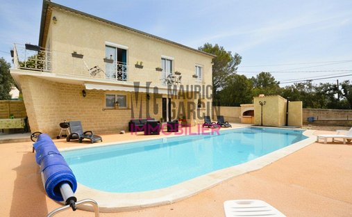 House in Nevons-route d'Apt, L'Isle-sur-la-Sorgue, France 1