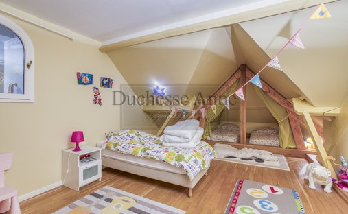 Castle for Sale in Houdan, Île-de-France, France