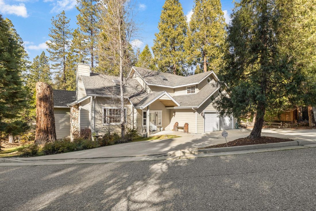 House in Bass Lake, California, United States 5 - 16818235