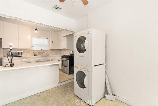 Los Angeles, California, United States 2 - 16815236